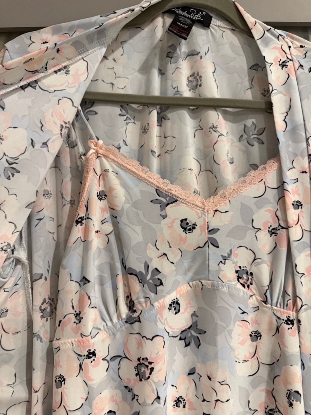 Mini Night Gown with Matching Robe - Picture 2 of 3